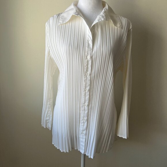 🪷LAURA Plus  size 16 soft cream pleated button down long sleeve top - Picture 1 of 7